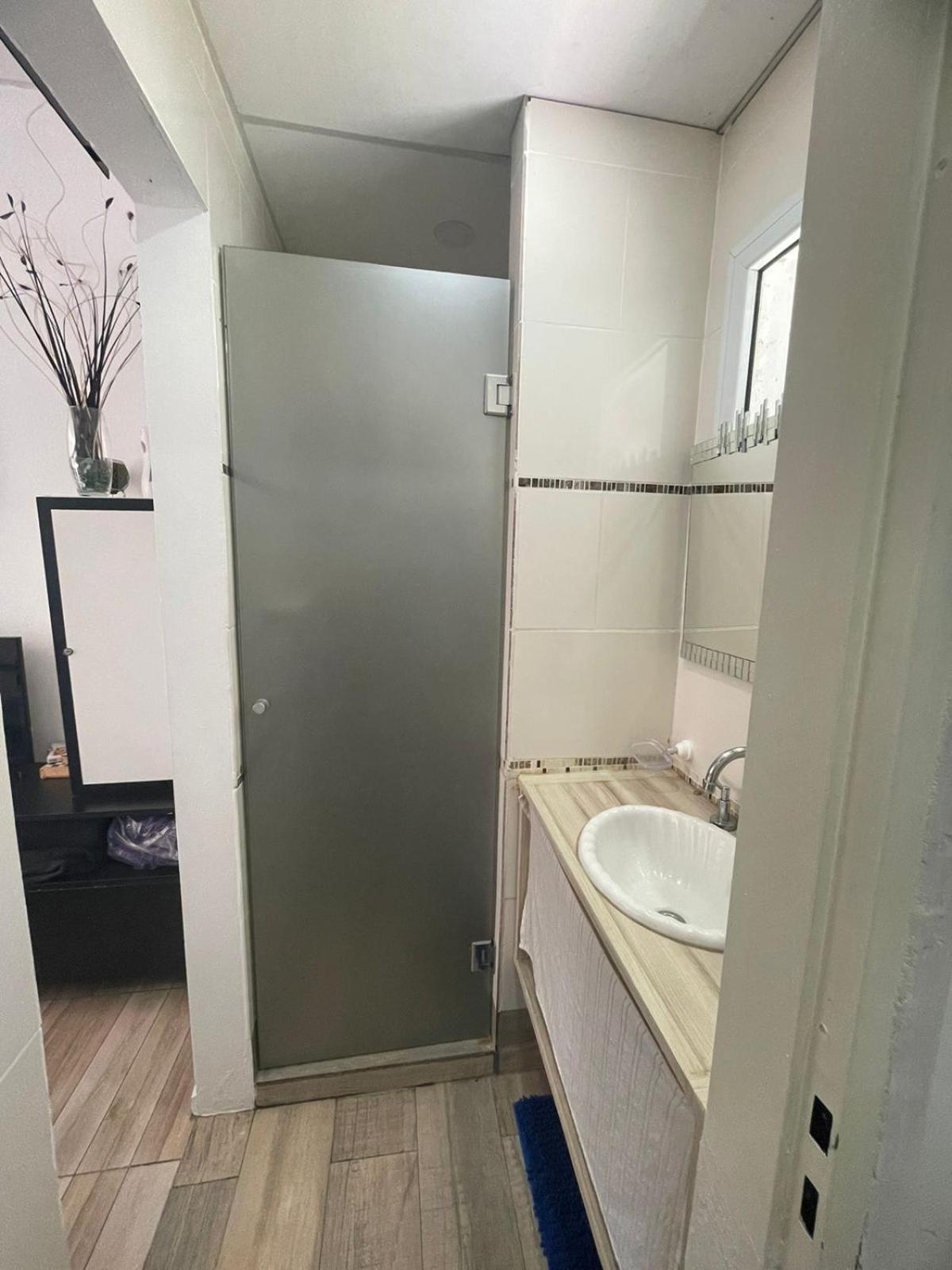 Ezeiza 1 Nuestro Lugar A 15 Minutos Del Aeropuerto Tranfer Opcional Desde Y Al Aeropuerto De Ezeiza Las 24 Horas Pet Friendly Dış mekan fotoğraf