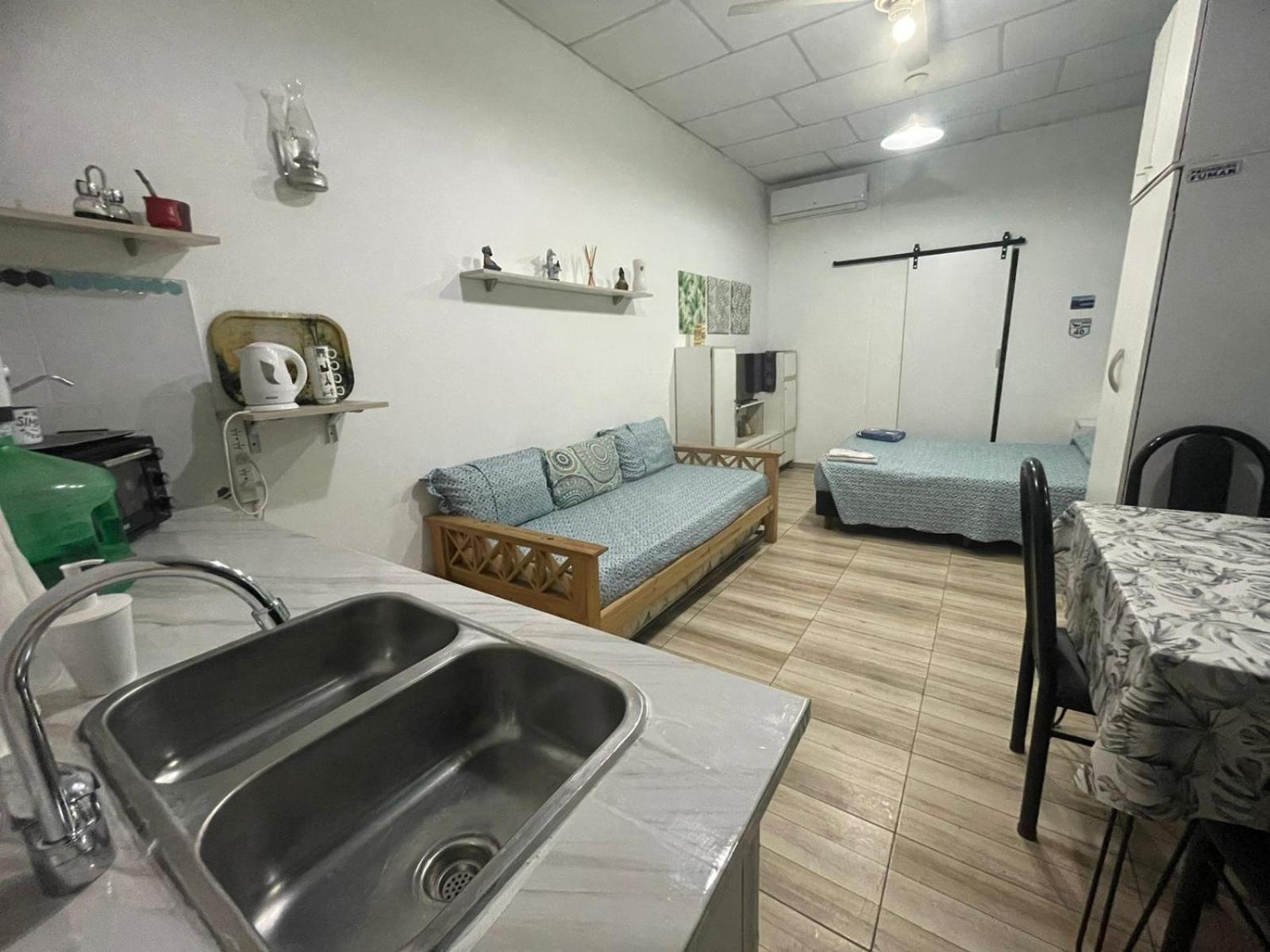 Ezeiza 1 Nuestro Lugar A 15 Minutos Del Aeropuerto Tranfer Opcional Desde Y Al Aeropuerto De Ezeiza Las 24 Horas Pet Friendly Dış mekan fotoğraf